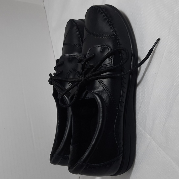 Mushrooms black leather shoes women's size 7 - Picture 2 of 7